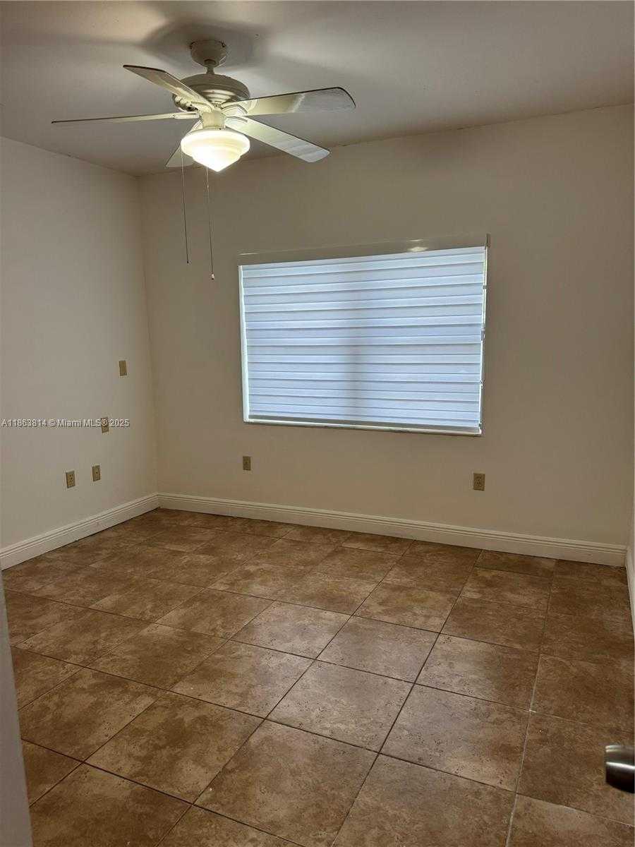 Small Image of 3010 SOUTH WEST 132ND AVE, Miami Number 23
