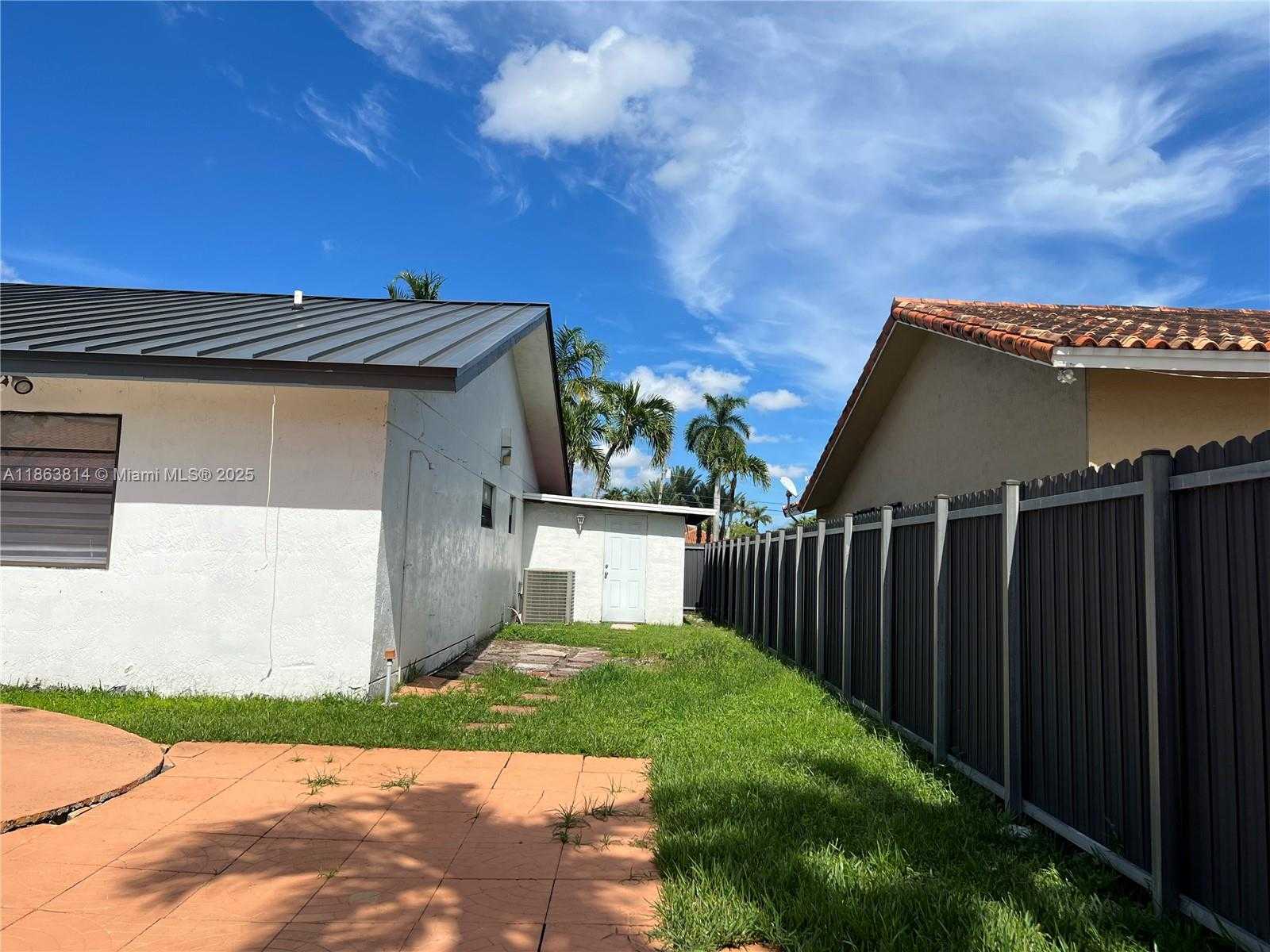 Small Image of 3010 SOUTH WEST 132ND AVE, Miami Number 30