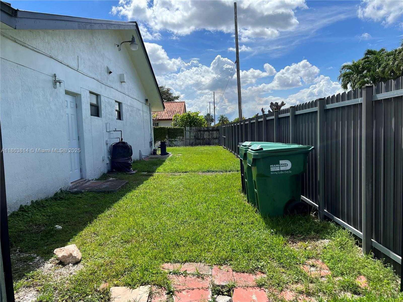 Small Image of 3010 SOUTH WEST 132ND AVE, Miami Number 31