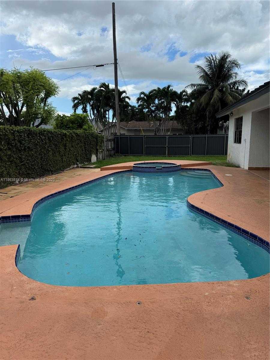 Small Image of 3010 SOUTH WEST 132ND AVE, Miami Number 4