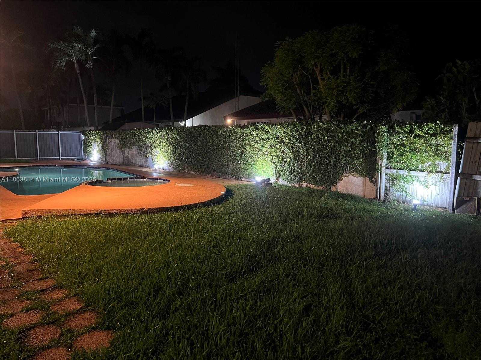 Small Image of 3010 SOUTH WEST 132ND AVE, Miami Number 41