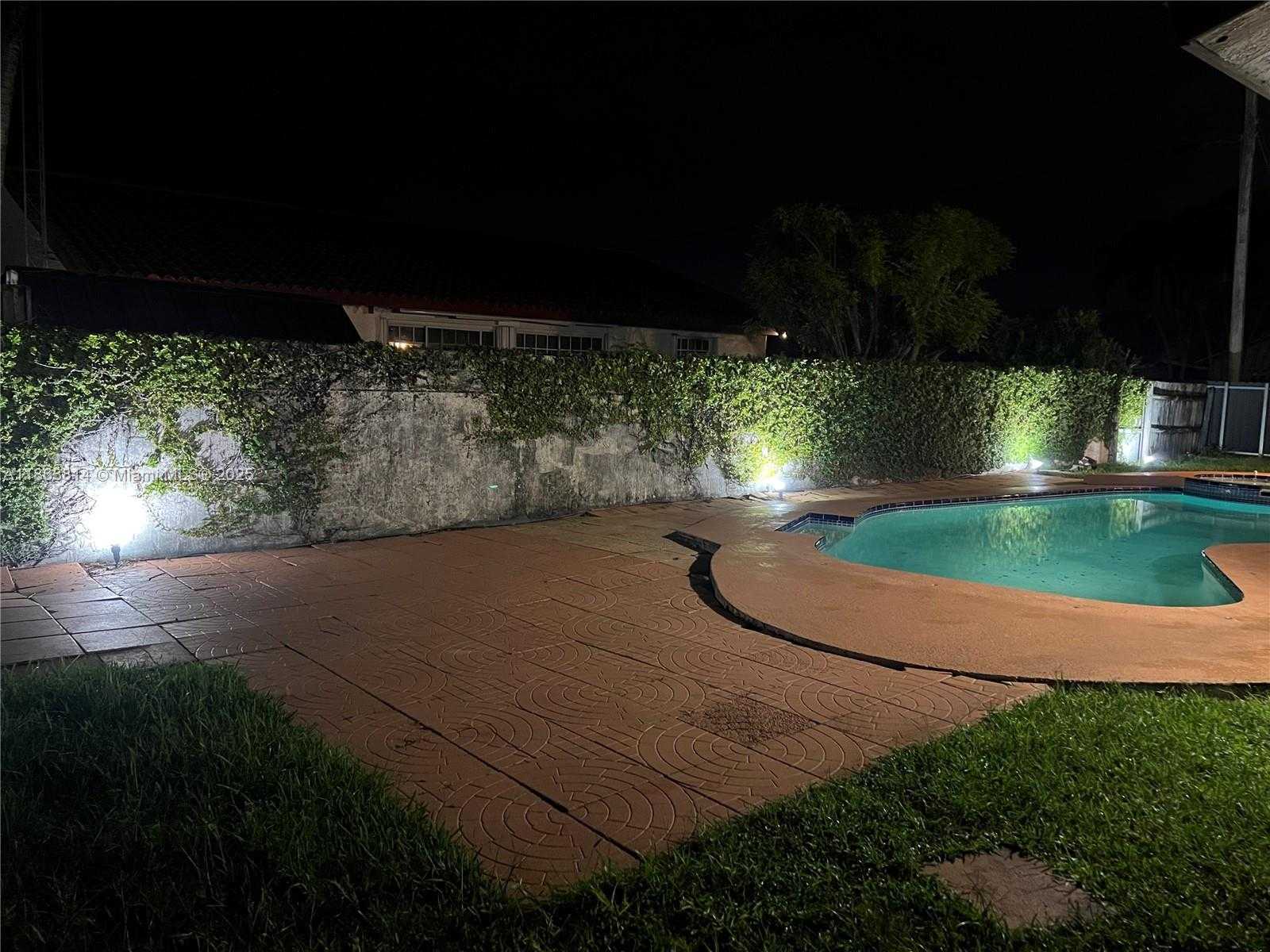 Small Image of 3010 SOUTH WEST 132ND AVE, Miami Number 42