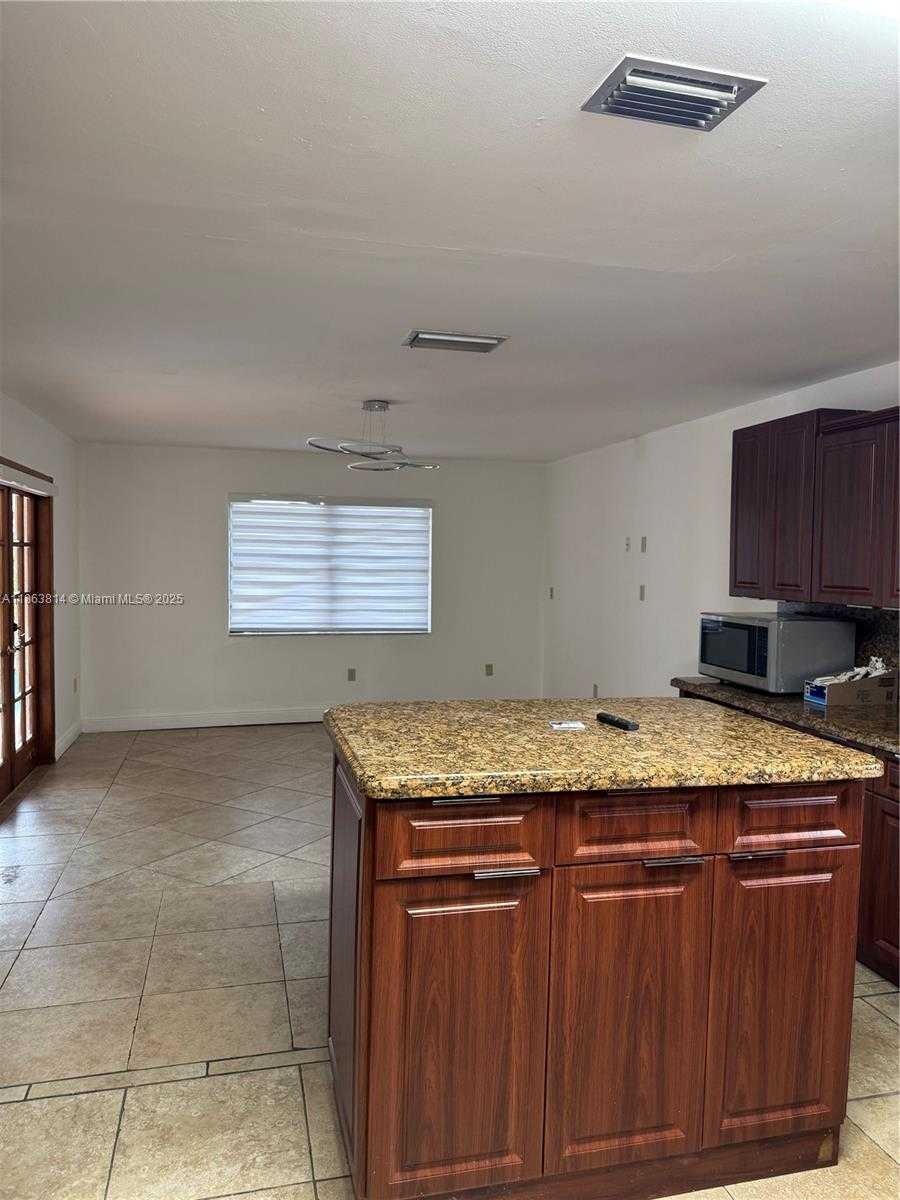 Small Image of 3010 SOUTH WEST 132ND AVE, Miami Number 7