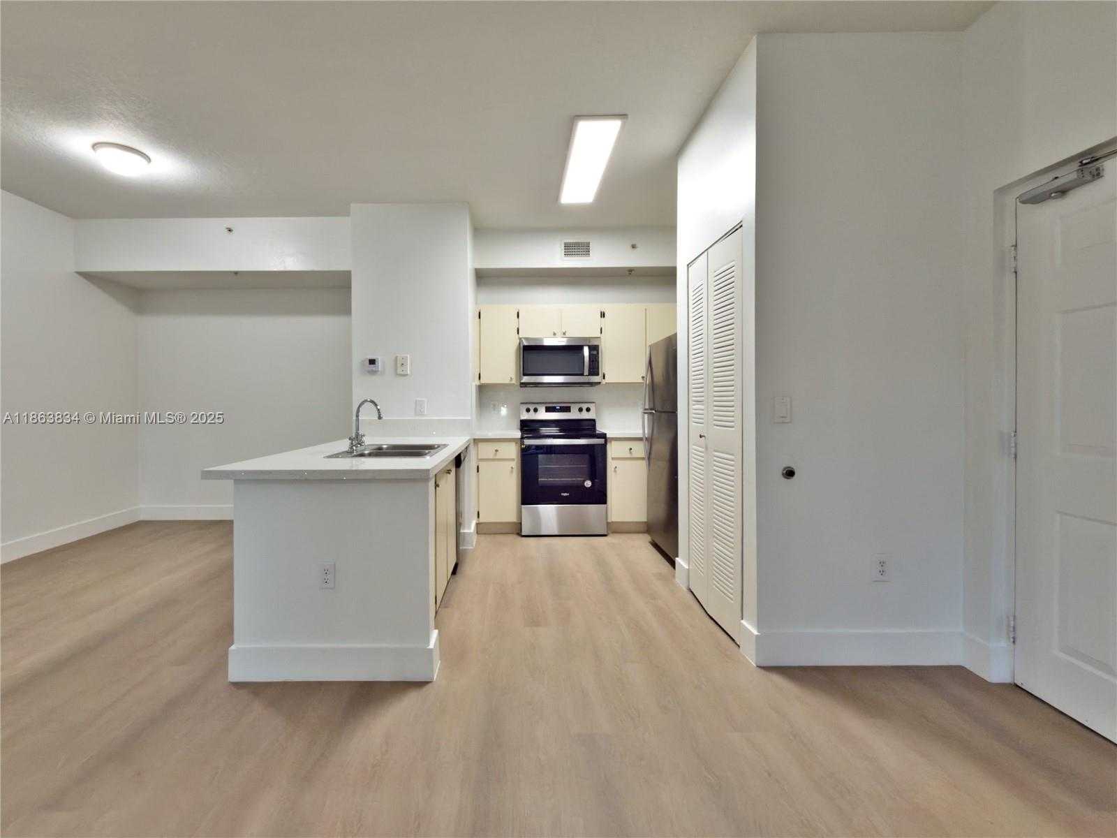 Small Image of 7200 NORTH WEST 114TH AVE #204, Doral Number 13