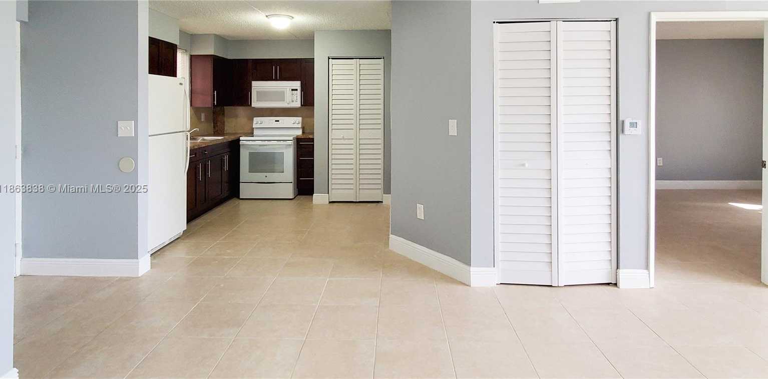 Small Image of 6195 NORTH WEST 186TH ST #314, Hialeah Number 7