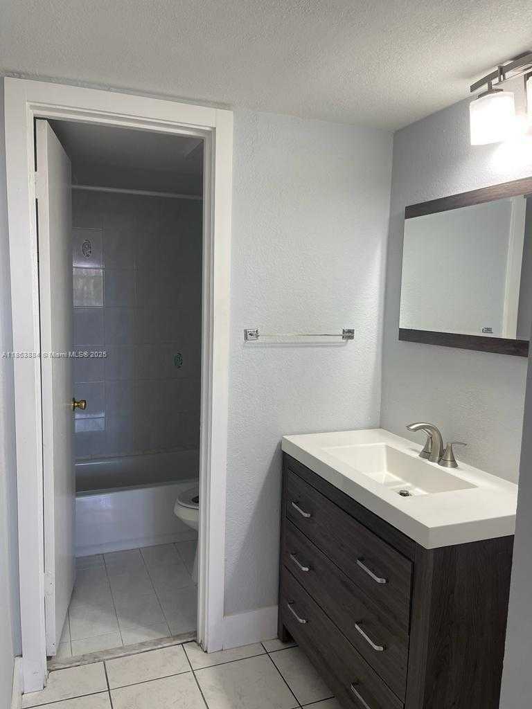 Small Image of 1900 WEST 68TH ST #F307, Hialeah Number 8
