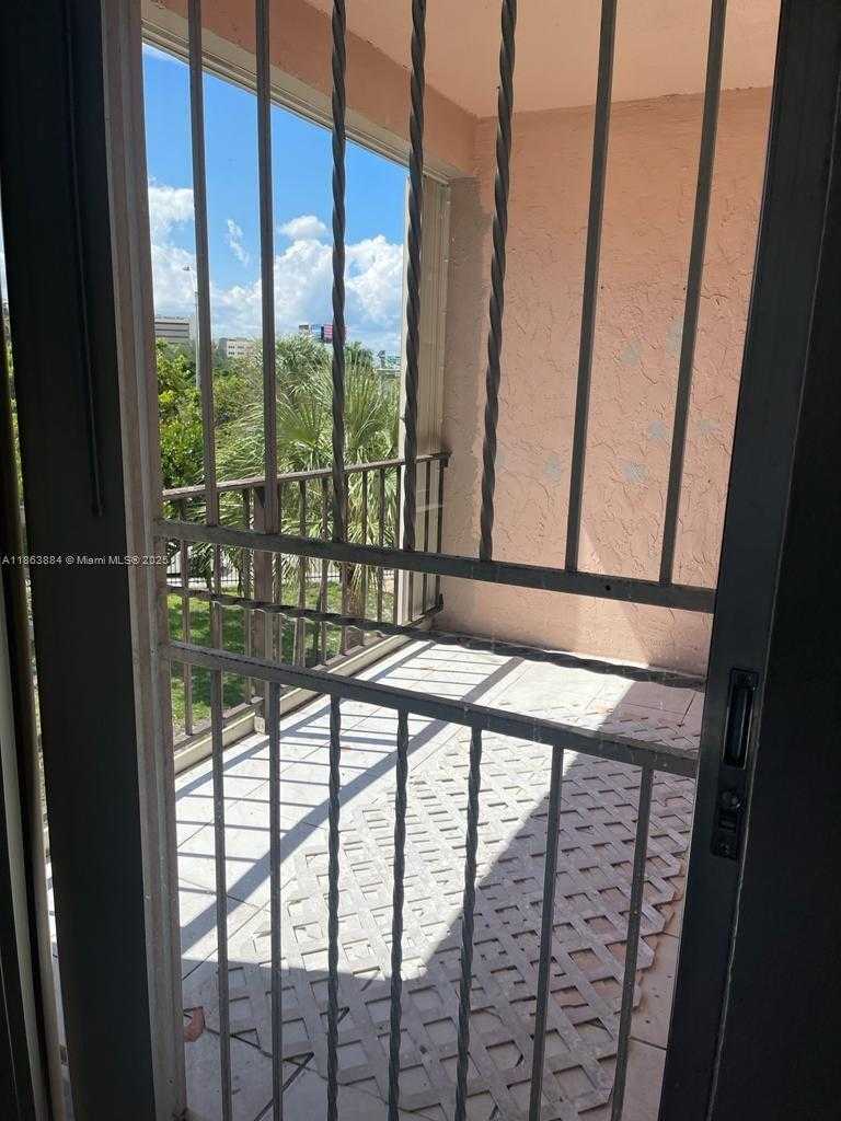 Small Image of 1900 WEST 68TH ST #F307, Hialeah Number 9