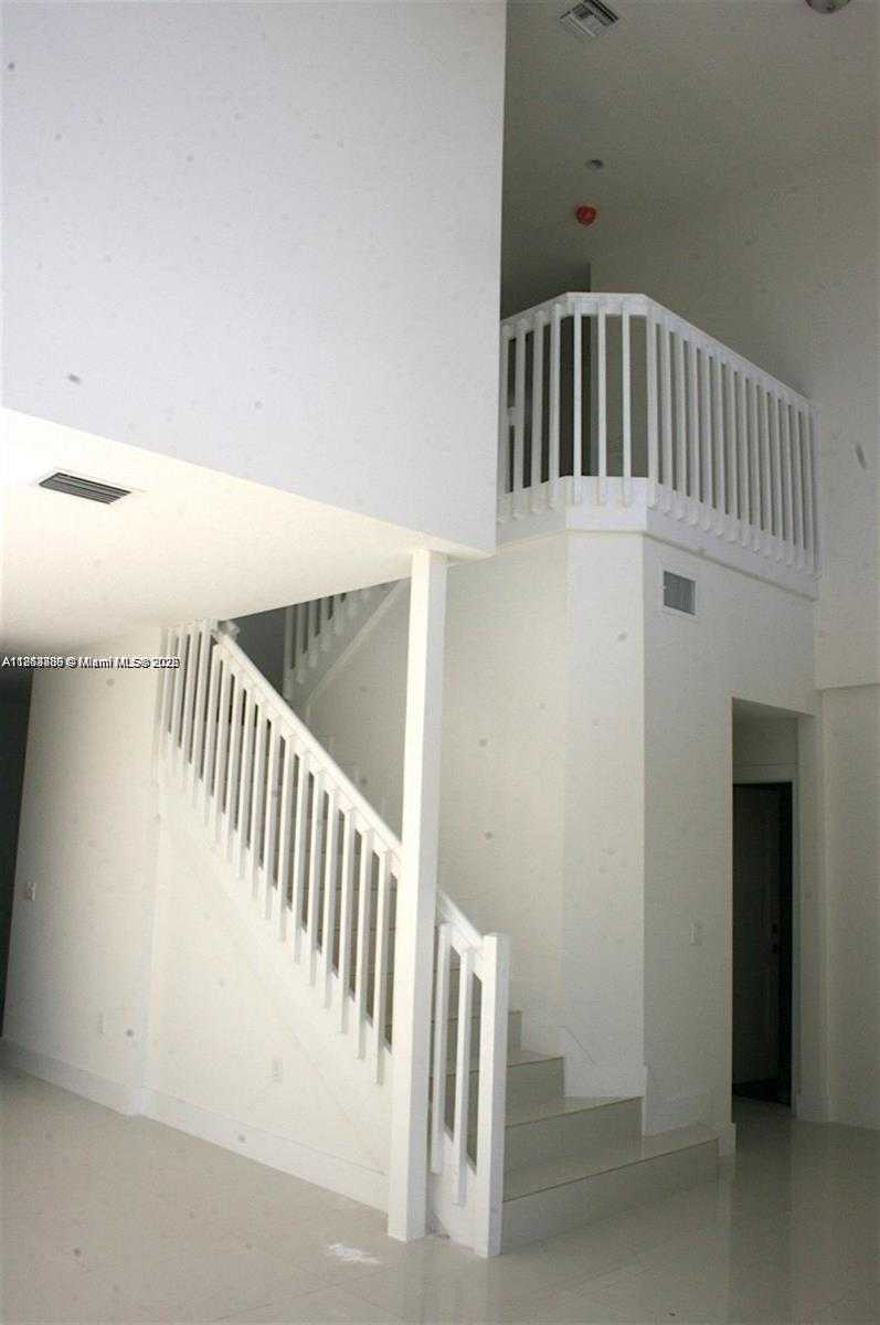 Small Image of 15635 SOUTH WEST 12TH TER, Miami Number 9