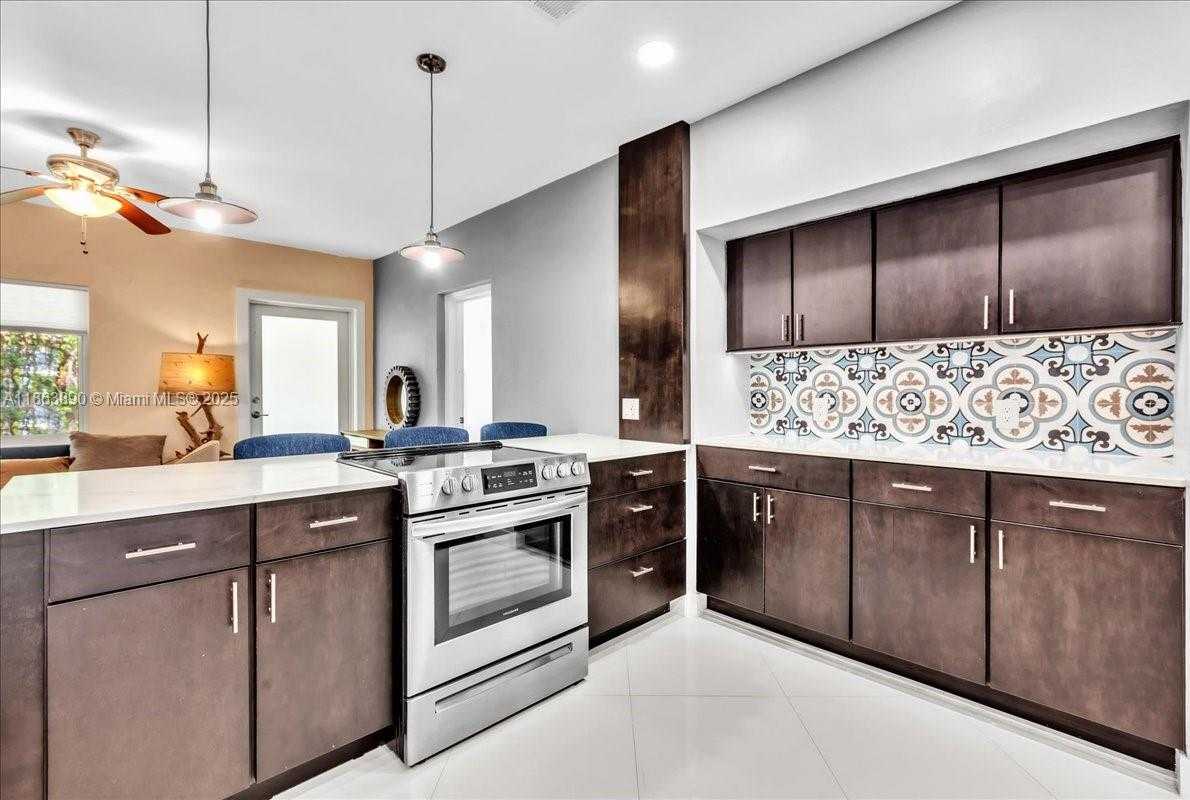 Small Image of 7341 SOUTH WEST 64TH CT #-, South Miami Number 8