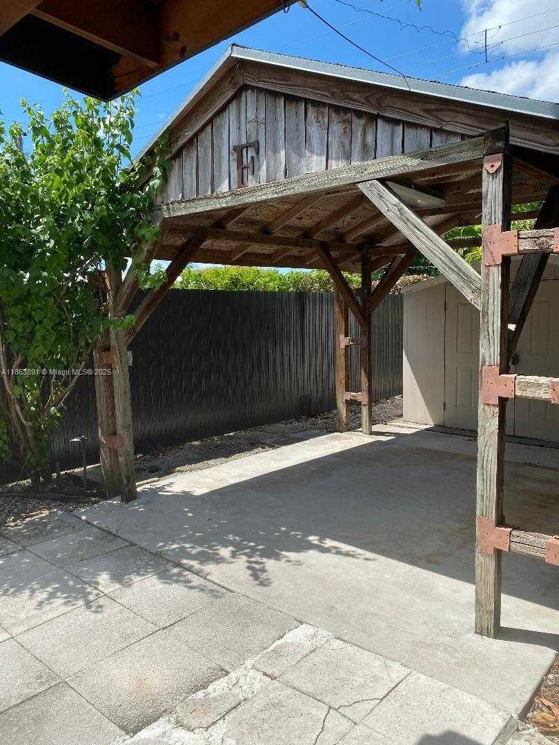 Small Image of 8115 SOUTH WEST 14 TER, Miami Number 17