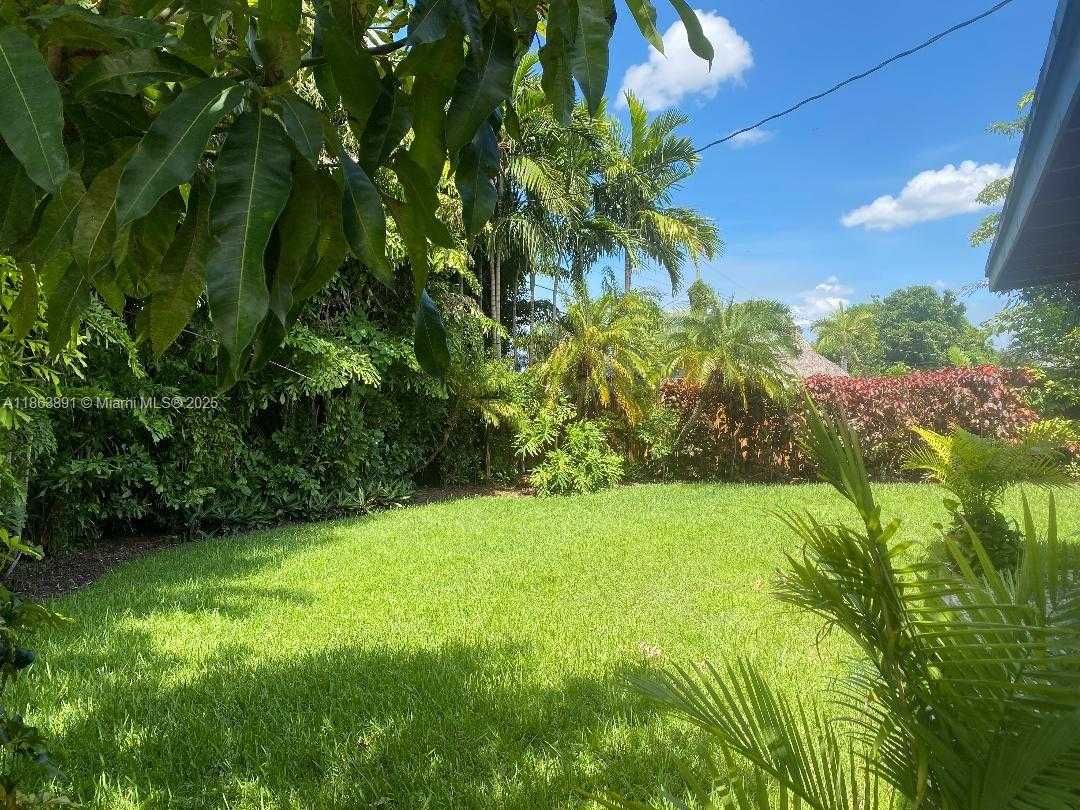 Small Image of 8115 SOUTH WEST 14 TER, Miami Number 20