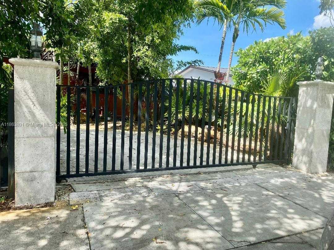 Small Image of 8115 SOUTH WEST 14 TER, Miami Number 22