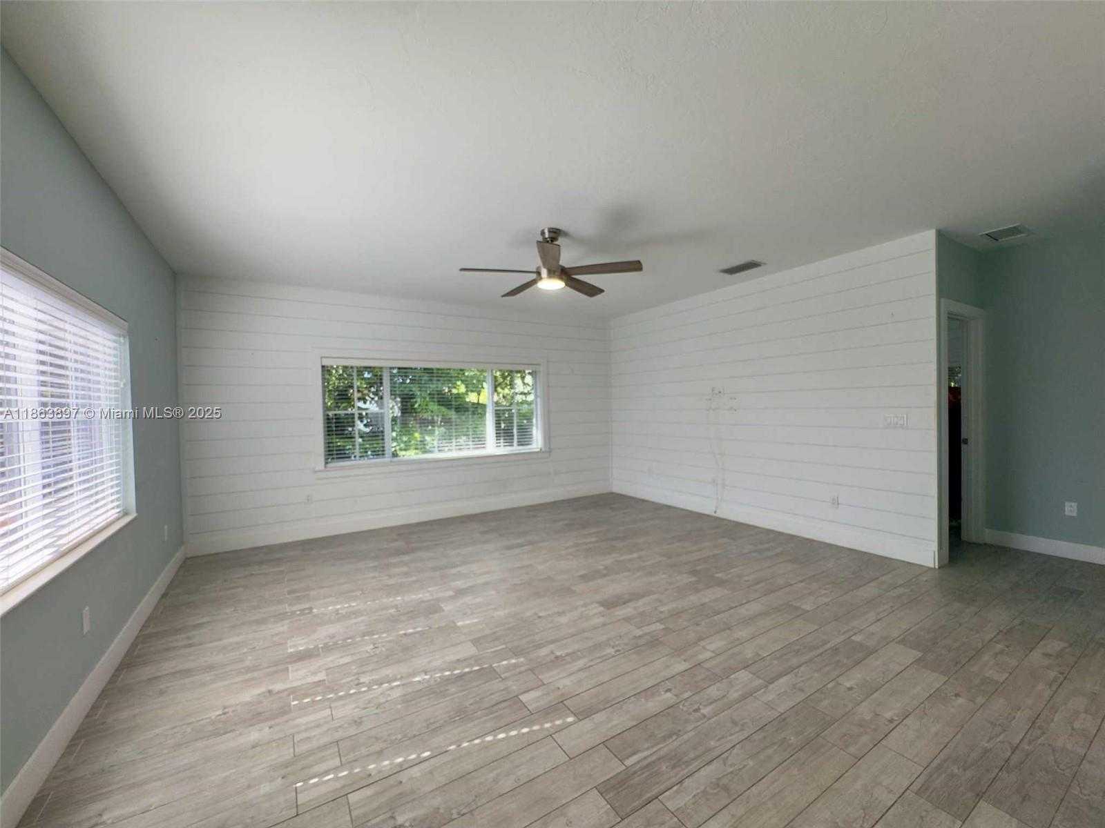 Small Image of 241 WEST SEAVIEW #Dr, Duck Number 4