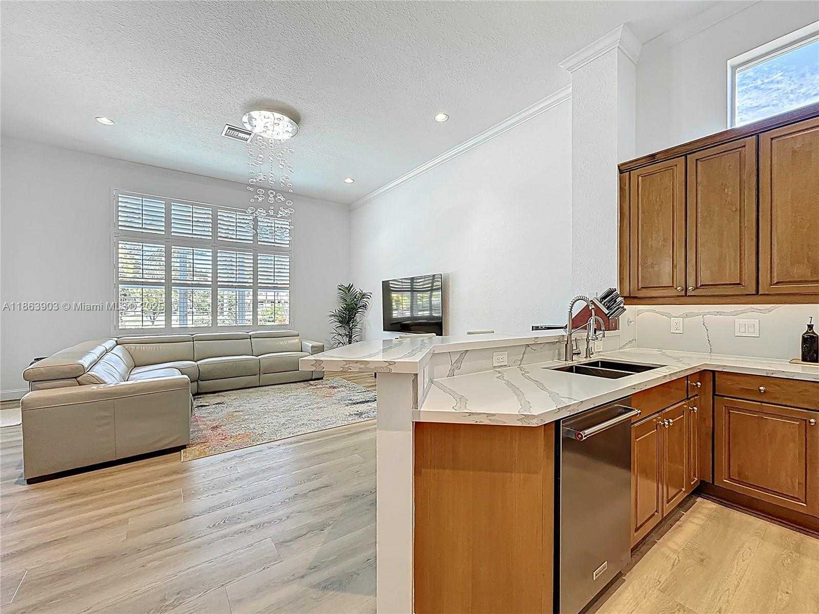Small Image of 4268 SOUTH WEST 141ST AVE, Davie Number 14