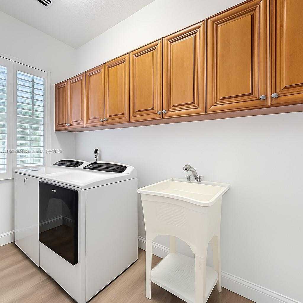 Small Image of 4268 SOUTH WEST 141ST AVE, Davie Number 39