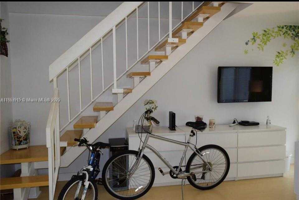 Small Image of 798 CRANDON BLVD #44-B, Key Biscayne Number 3