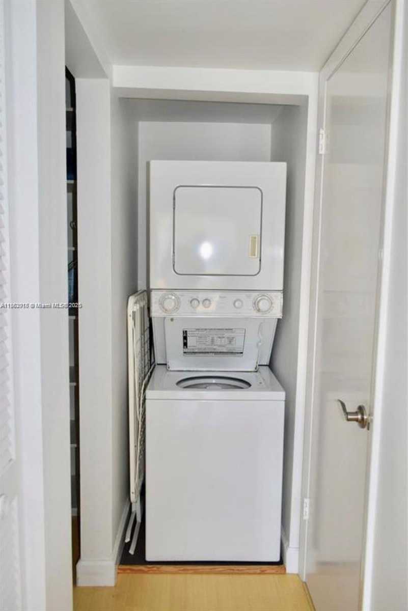 Small Image of 798 CRANDON BLVD #44-B, Key Biscayne Number 5