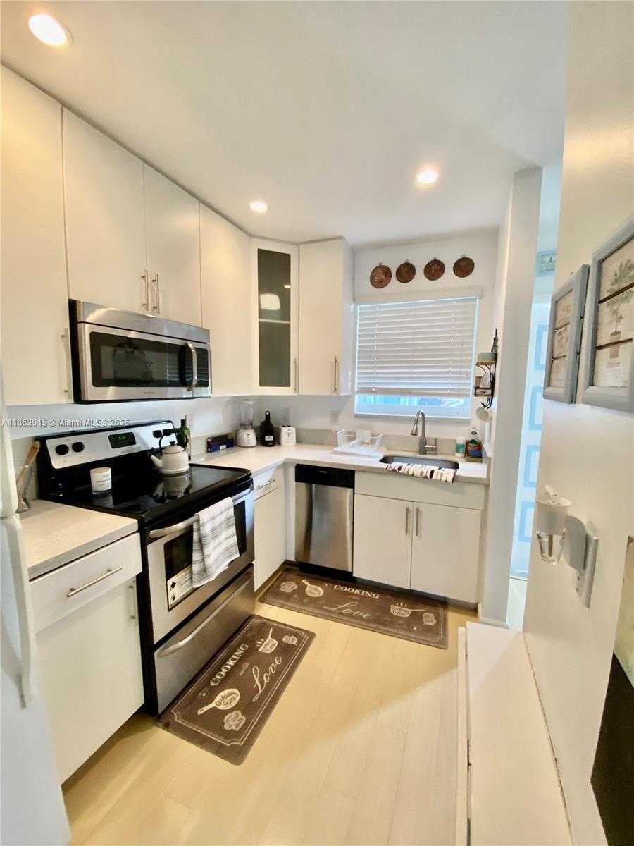 Small Image of 798 CRANDON BLVD #44-B, Key Biscayne Number 9