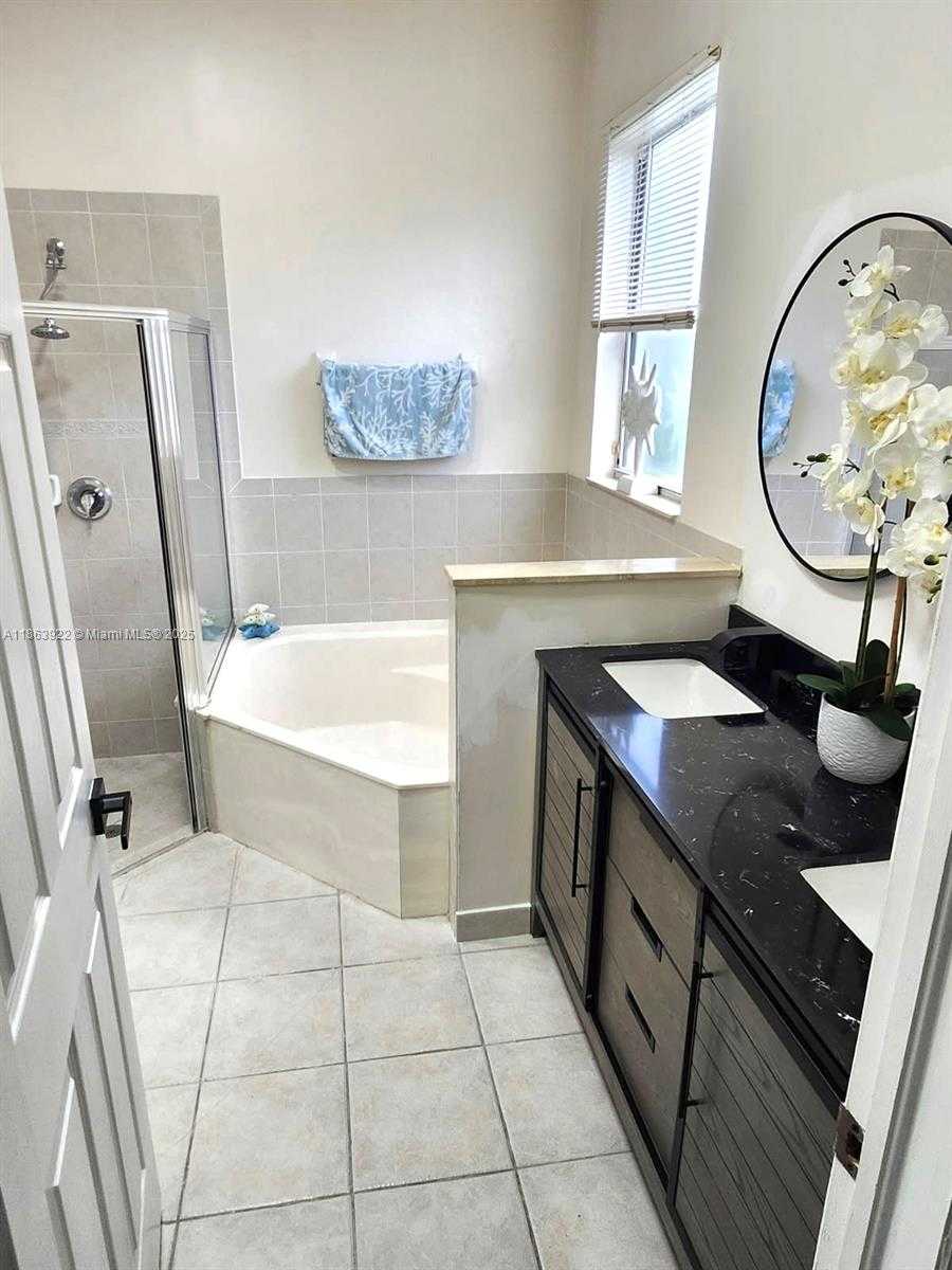 Small Image of 2240 SOUTH EAST 16TH AVE, Homestead Number 11
