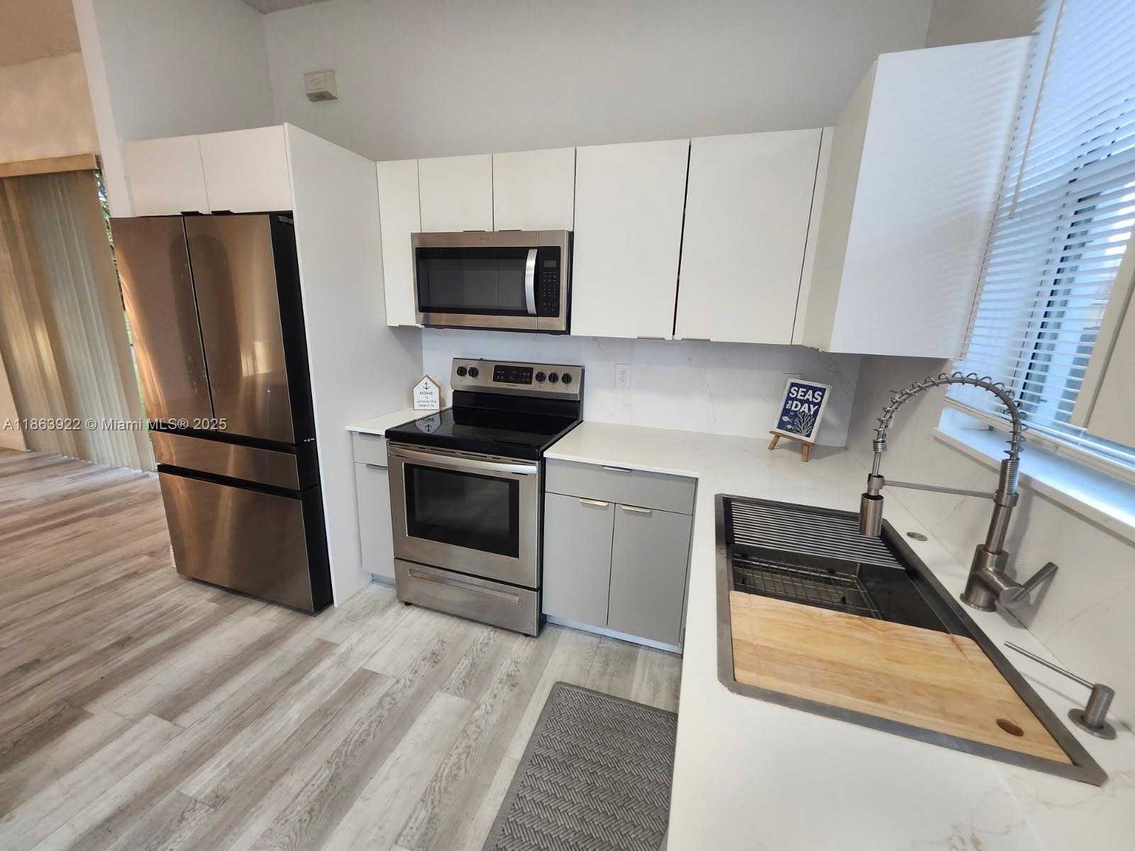 Small Image of 2240 SOUTH EAST 16TH AVE, Homestead Number 6