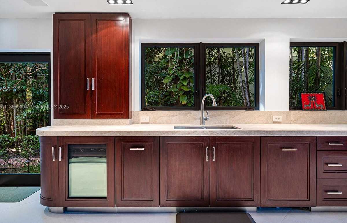 Small Image of 1425 WEST 27TH ST, Miami Beach Number 10