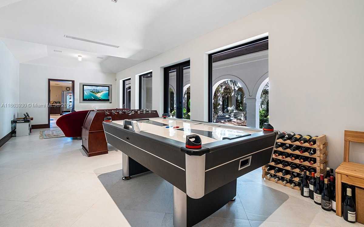 Small Image of 1425 WEST 27TH ST, Miami Beach Number 11