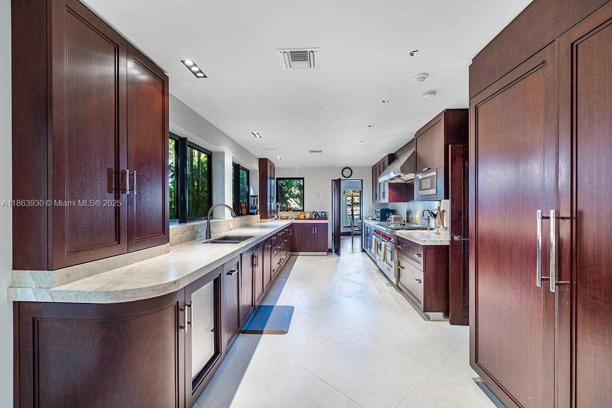 Small Image of 1425 WEST 27TH ST, Miami Beach Number 8