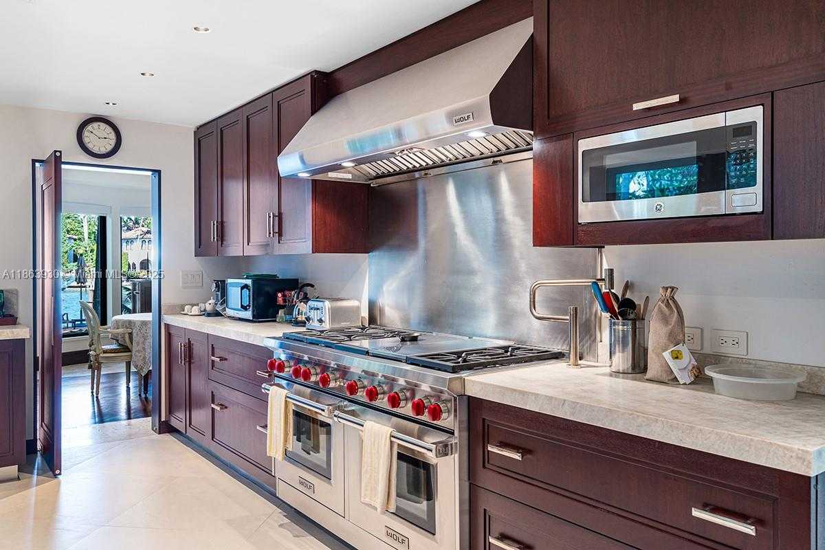 Small Image of 1425 WEST 27TH ST, Miami Beach Number 9