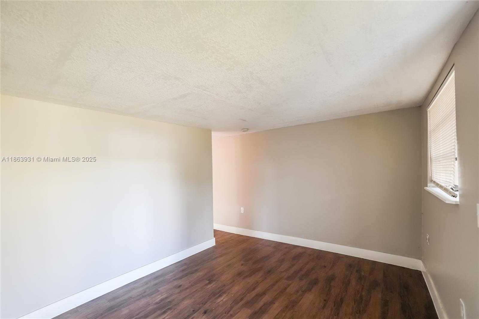 Small Image of 5801 ROYAL PALM BLVD #1, Margate Number 10