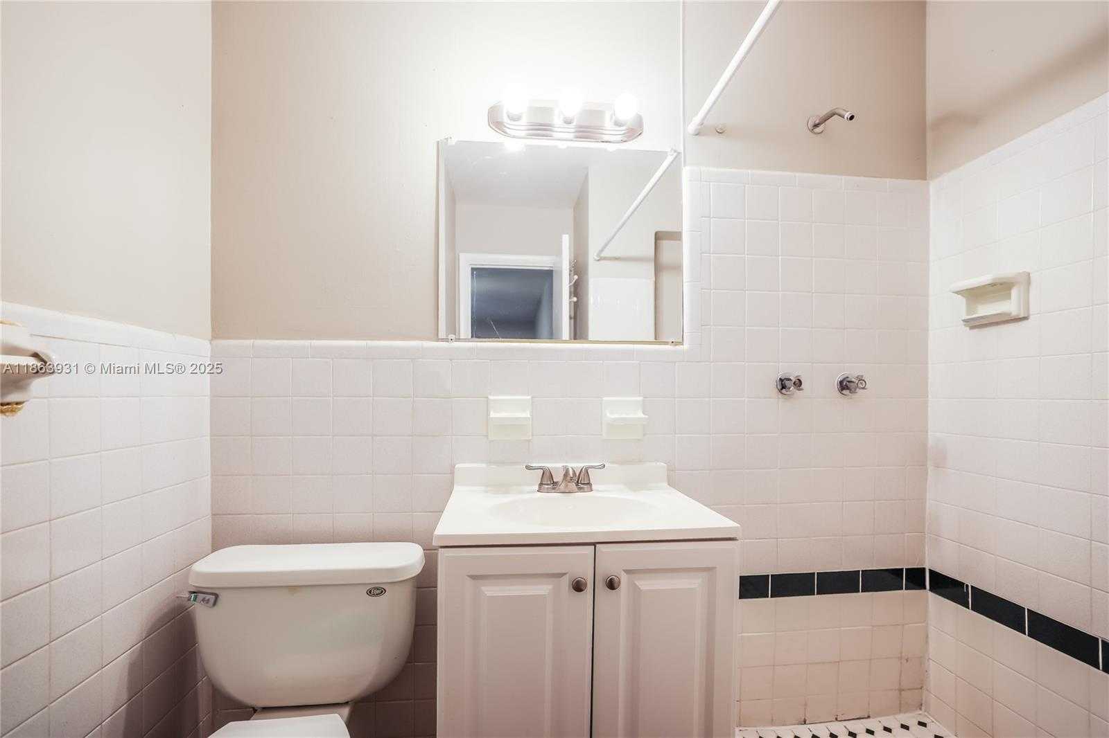 Small Image of 5801 ROYAL PALM BLVD #1, Margate Number 14