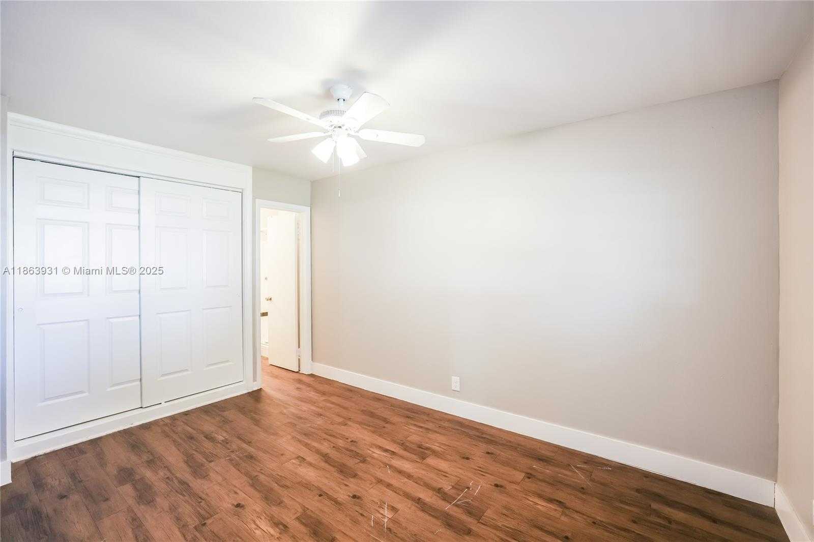 Small Image of 5801 ROYAL PALM BLVD #1, Margate Number 4