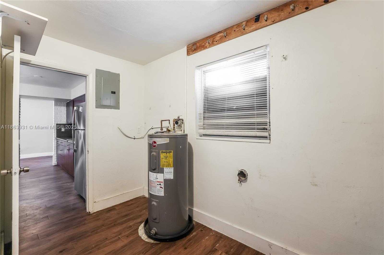 Small Image of 5801 ROYAL PALM BLVD #1, Margate Number 7
