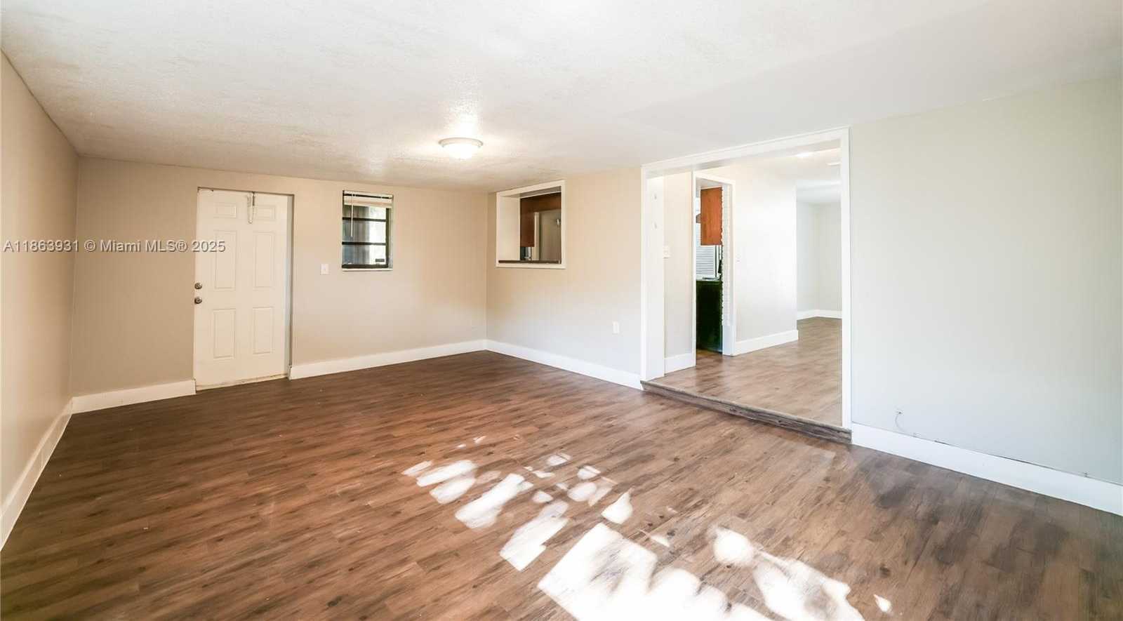 Small Image of 5801 ROYAL PALM BLVD #1, Margate Number 8