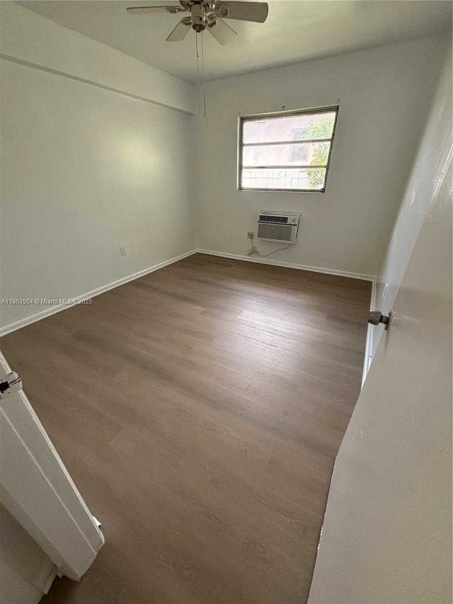 Small Image of 36 MAJORCA AVE #5, Coral Gables Number 6