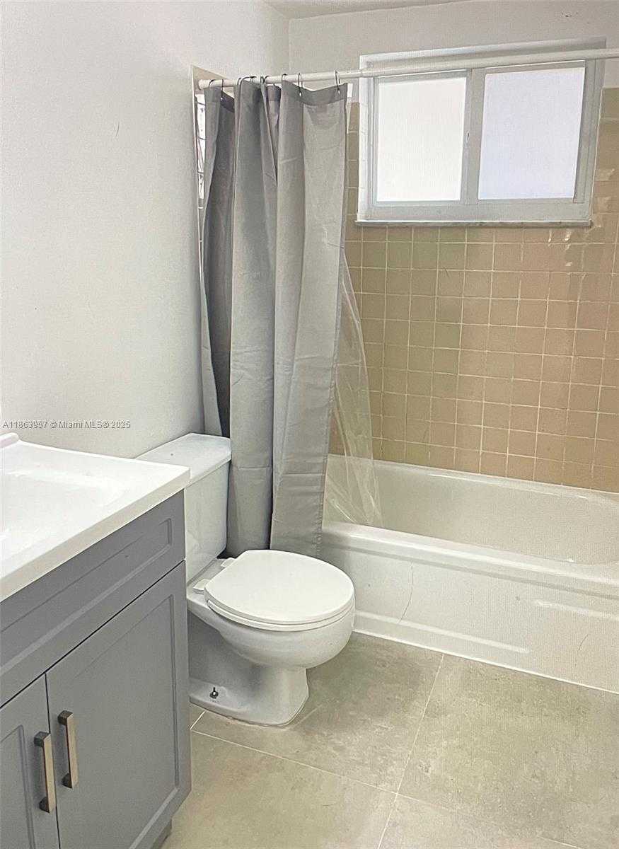 Small Image of 7800 CAMINO REAL #H410, Miami Number 18
