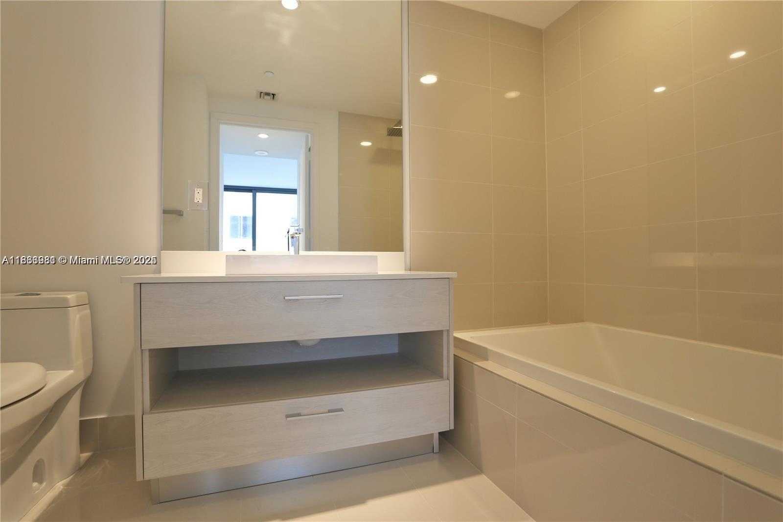 Small Image of 55 SOUTH WEST 9TH ST #1910, Miami Number 8