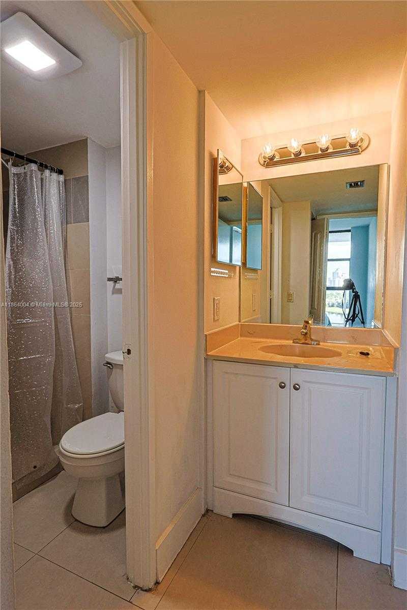 Small Image of 3701 NORTH COUNTRY CLUB DR #1504, Aventura Number 10