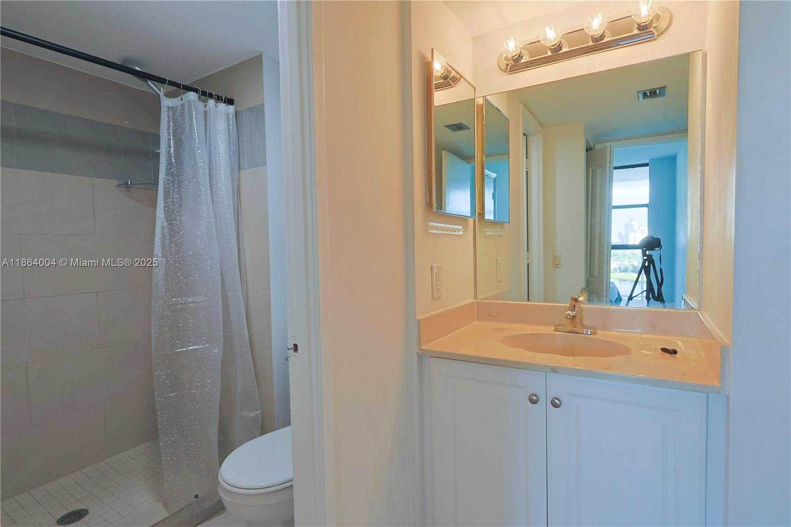 Small Image of 3701 NORTH COUNTRY CLUB DR #1504, Aventura Number 12