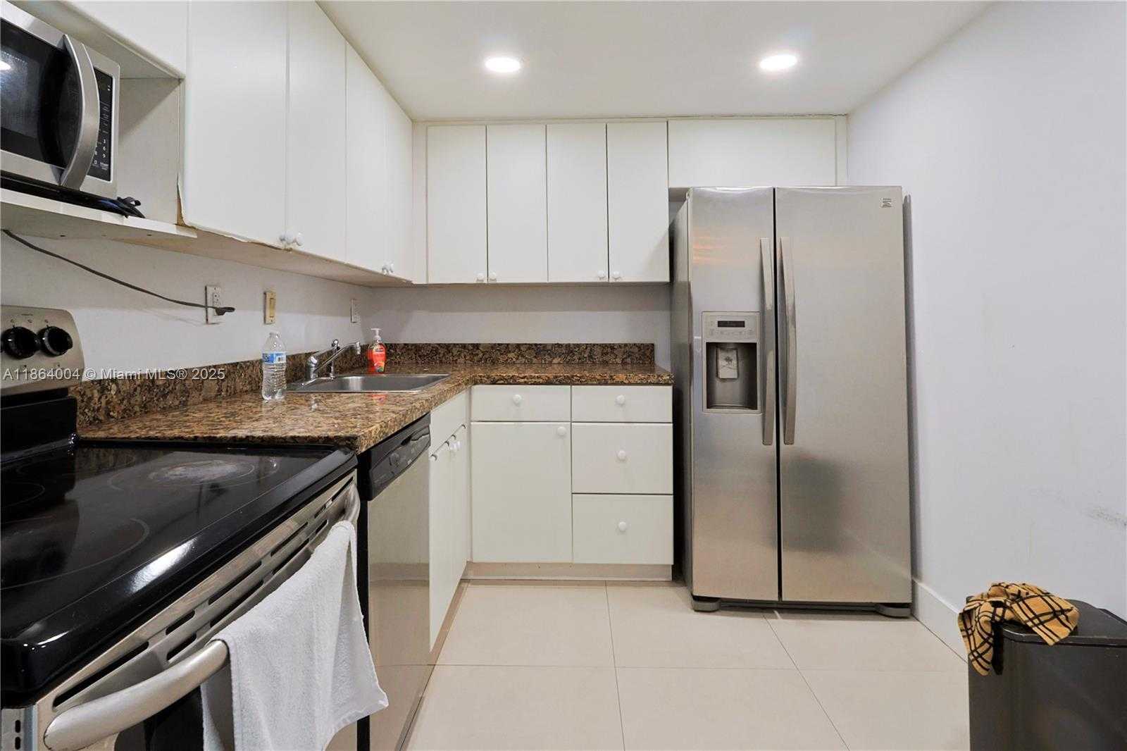 Small Image of 3701 NORTH COUNTRY CLUB DR #1504, Aventura Number 3