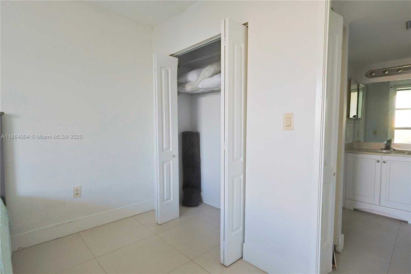 Small Image of 3701 NORTH COUNTRY CLUB DR #1504, Aventura Number 8