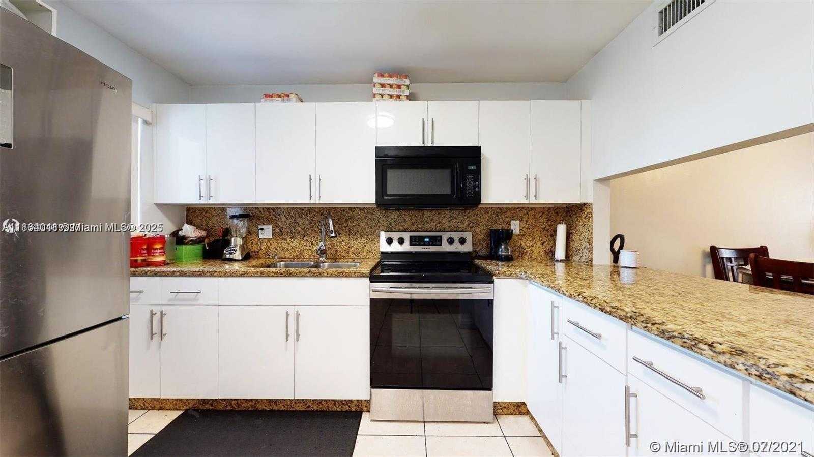 Small Image of 2670 WEST 76TH ST #208, Hialeah Number 4