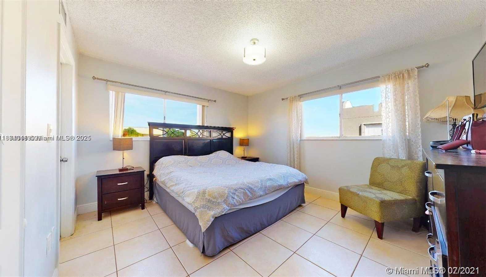 Small Image of 2670 WEST 76TH ST #208, Hialeah Number 5