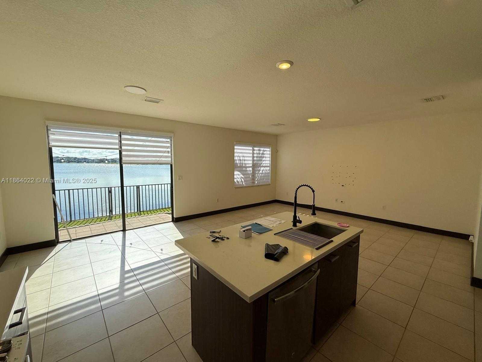 Small Image of 15677 NORTH WEST 91ST CT #15677, Miami Lakes Number 10