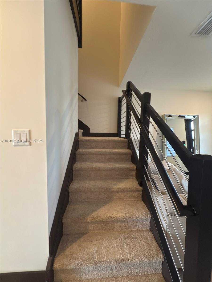Small Image of 15677 NORTH WEST 91ST CT #15677, Miami Lakes Number 13