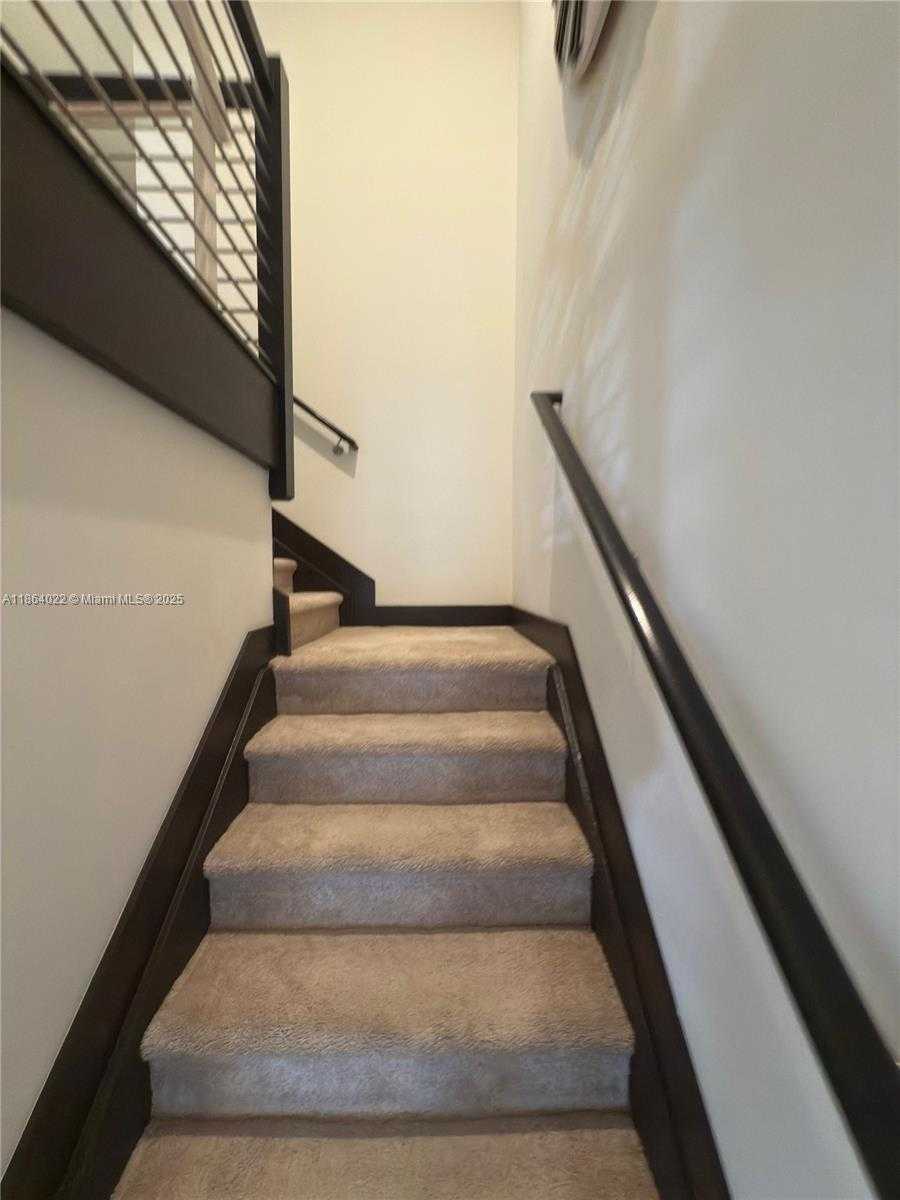 Small Image of 15677 NORTH WEST 91ST CT #15677, Miami Lakes Number 14