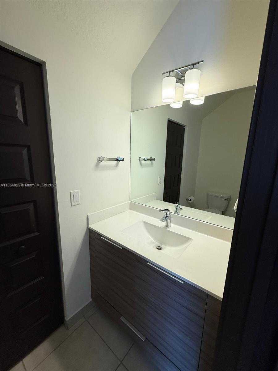 Small Image of 15677 NORTH WEST 91ST CT #15677, Miami Lakes Number 17