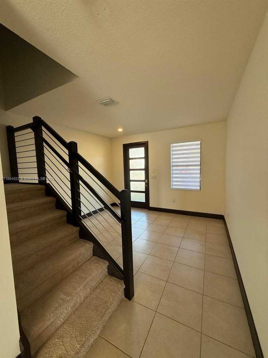Small Image of 15677 NORTH WEST 91ST CT #15677, Miami Lakes Number 20