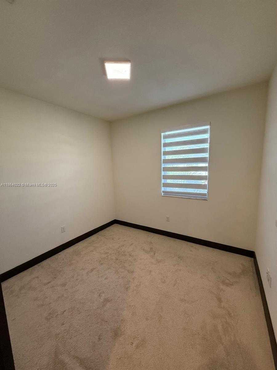Small Image of 15677 NORTH WEST 91ST CT #15677, Miami Lakes Number 24