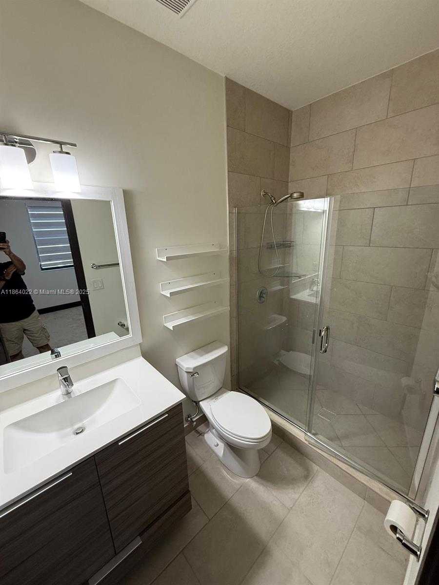 Small Image of 15677 NORTH WEST 91ST CT #15677, Miami Lakes Number 27