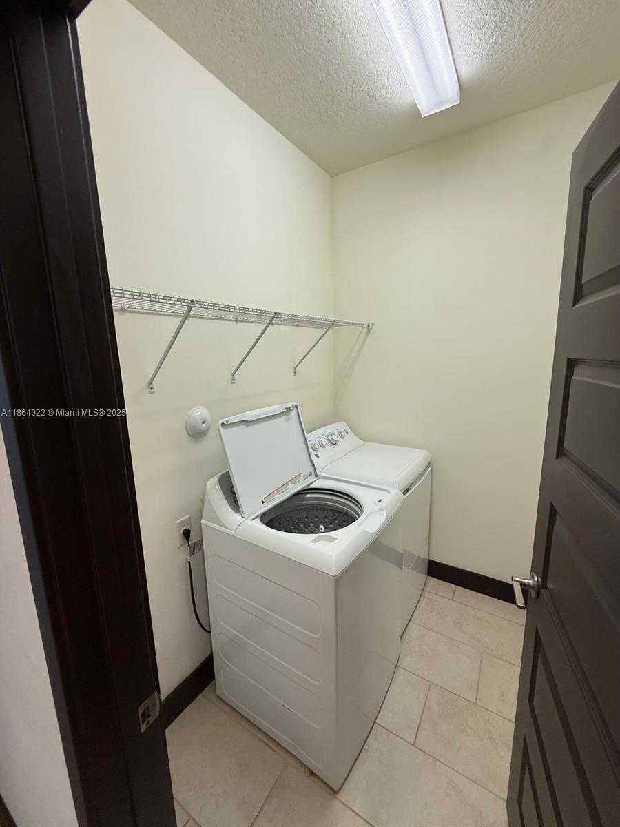 Small Image of 15677 NORTH WEST 91ST CT #15677, Miami Lakes Number 31